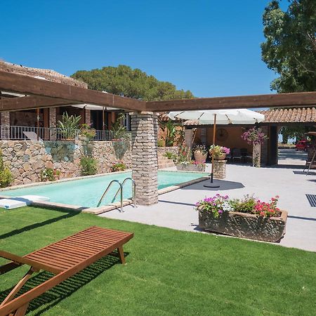 Antico Casale Del Poggio Hotel Капотера Екстериор снимка